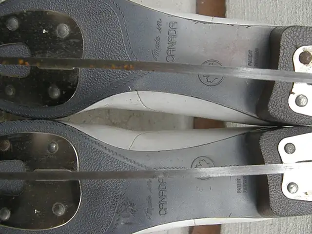 Women figure skates sizes 7, 7.5, 8 in Skates & Blades in Markham / York Region - Image 4