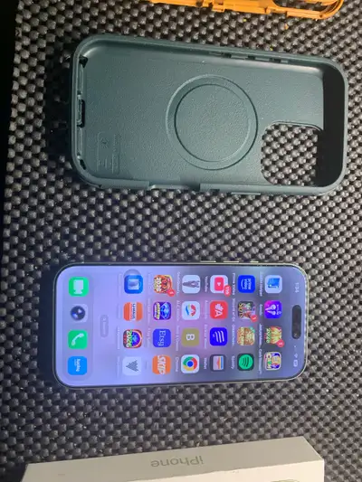 iPhone 17 mint condition 256 gb sage green, View more