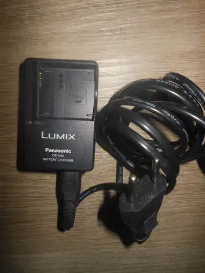 Lumix Panasonic DE-A40 battery euro charger, View more