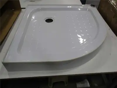 I am selling a new 36x36 inch round shower base, model 013636. This base is perfect for a corner sho...