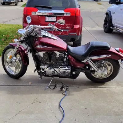 SENIOR OWNED 14,800 klm Take a ride on this 2007 Honda VTX 1300, a cruiser motorcycle with a burgund...