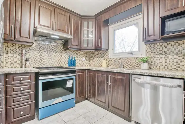 House for Rent in Long Term Rentals in Mississauga / Peel Region - Image 8