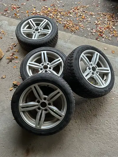OEM BMW 17” rims, tire size 225/50R17 98V. Rims in great condition. ideal for replacement or parts.B...