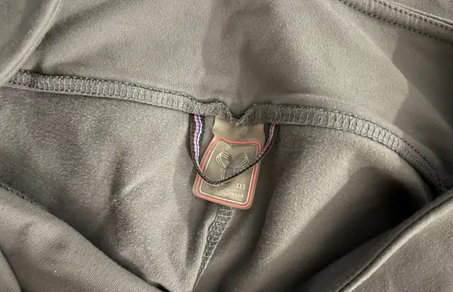 Aritzia TNA Original Pants - Grey in Size XS in Women's - Bottoms in City of Toronto - Image 6