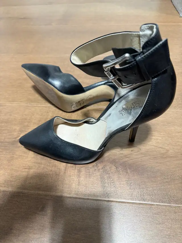 Michael Kors Shoes in Women's - Shoes in City of Toronto - Image 3