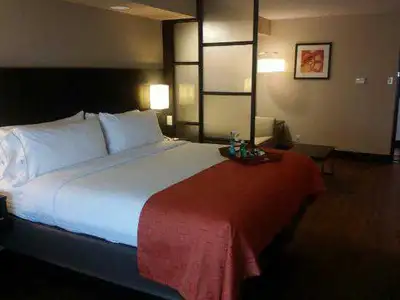 flaites vite disponible immédiatement grande chambre à louer métro du collège,7mn à pieds du cégep S...