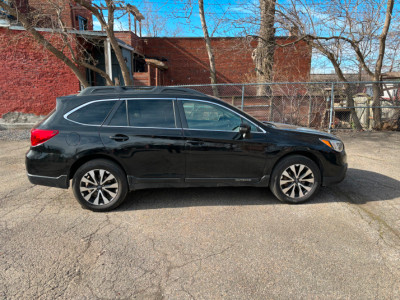 PENDING — 2015 Subaru Outback Limited 2.5i ONE OWNER