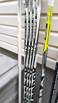 Batons hockey droitier Reebok 9k, Sher wood, Graf, Titan usagés Laval / North Shore Greater Montréal Prévisualiser