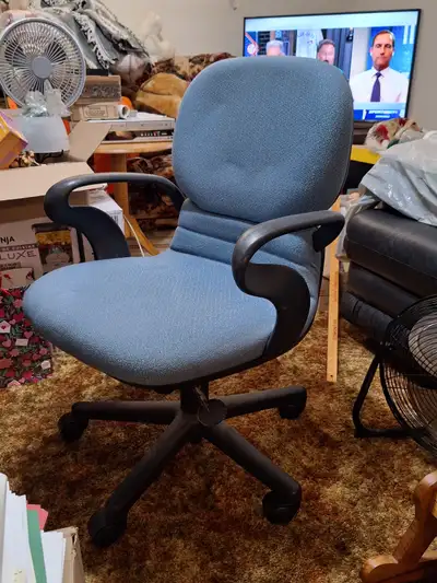 Blue office chair.with arms... $30 Burg without arms $20