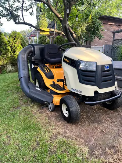 Kawasaki / Cub Cadet tracteur à gazon + sac à gazon, View more