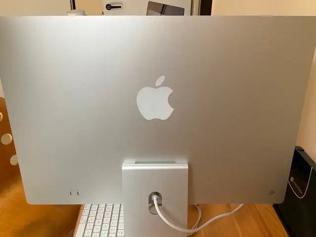Ordinateur iMac Apple M3 in Desktop Computers in City of Montréal - Image 3