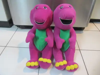 Up for sale is a two piece vintage collectable lot of Playskool Item Number 71245 Talking Barneys ma...