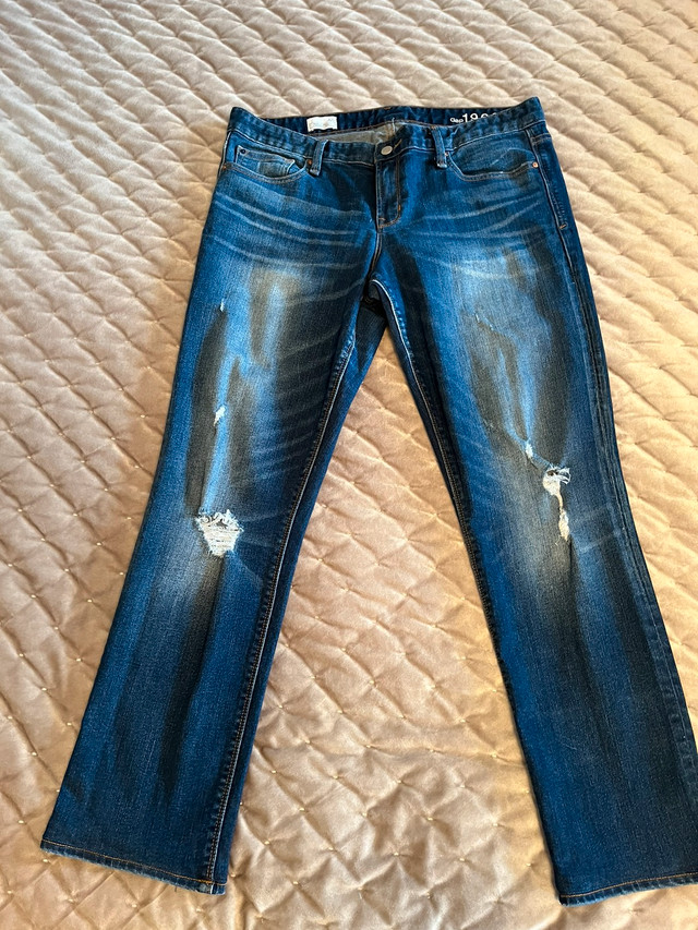 Women’s distressed jeans - gap  in Women's - Bottoms in Markham / York Region - Image 2