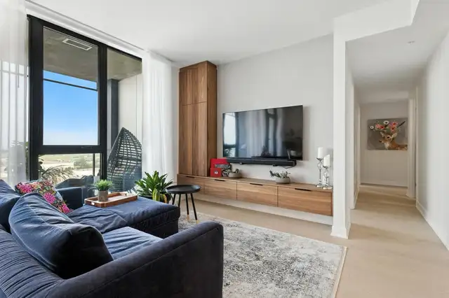 DIVAN SOFA Sectionnel EQ3– Velours Bleu Nuit – Plume in Couches & Futons in Laval / North Shore - Image 8