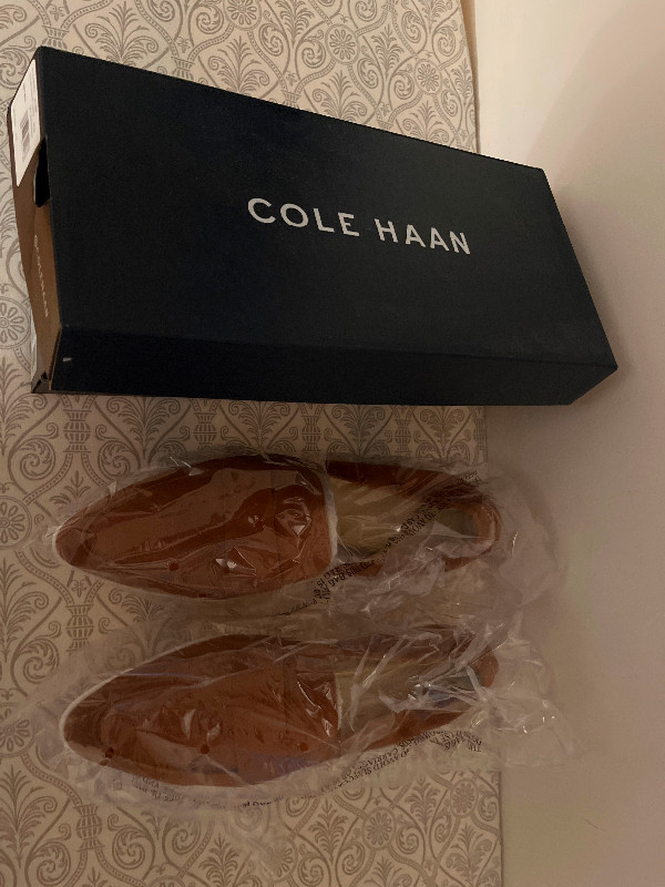 Cole Haan woman Suede Loafer size 11 dans Femmes - Chaussures  à Laval/Rive Nord