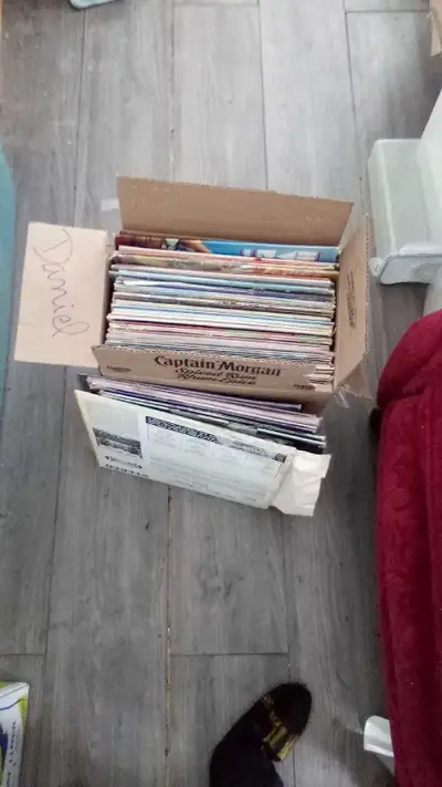 60 vinyl LP box, View more