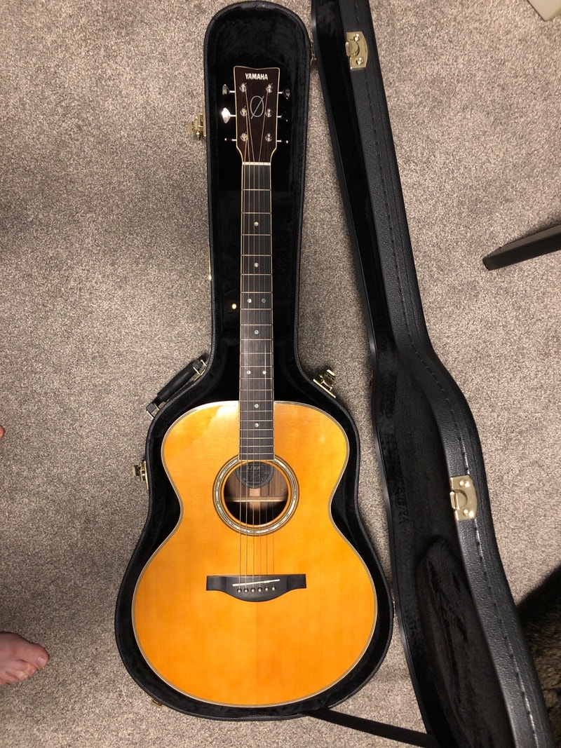 Yamaha signature series acoustic guitar Guitars Edmonton Kijiji