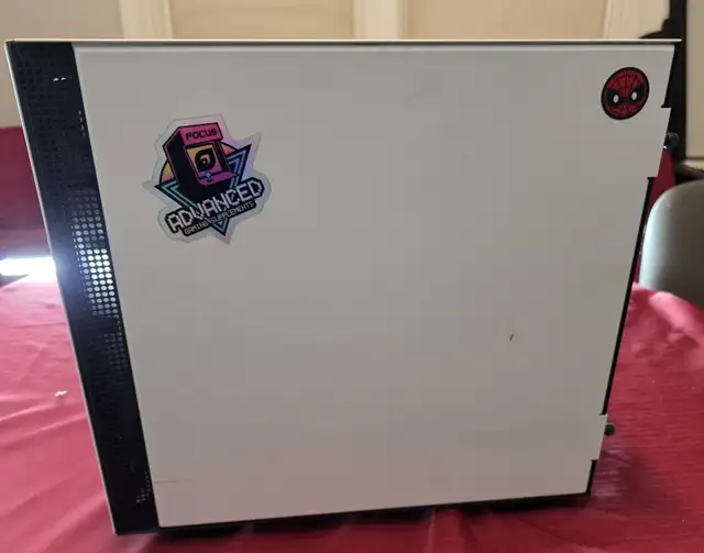 NZXT H200 in System Components in London - Image 7