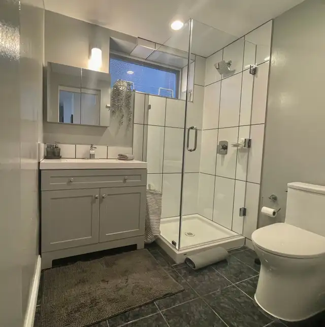 Fully Furnished 1-Bedroom Recently Renovated Suite - Vancouver in British Columbia in Canada - Image 9