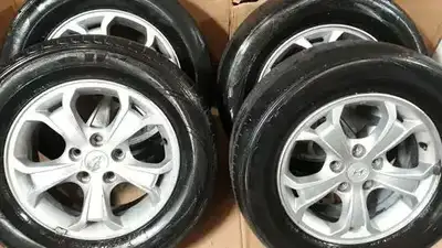 Selling a 16in OEM wheels from a Hyundai Tuscon 2009 model, Will fit any year tuscon, or different m...
