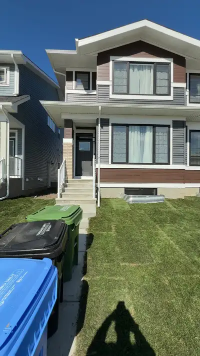 2 Bedrooms and 2 bathrooms basement in Silverado area!