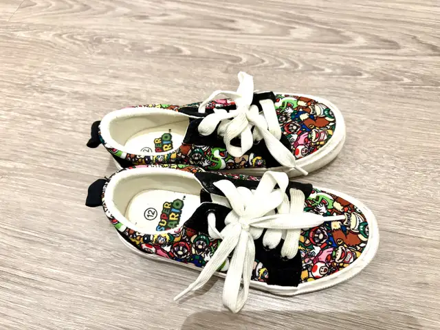 Kids Unisex Shoes in Kids in London - Image 3