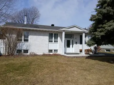 Maison à vendre – Rue des Tulipes, secteur La Magdeleine, La Prairie Plain-pied unifamilial détaché...