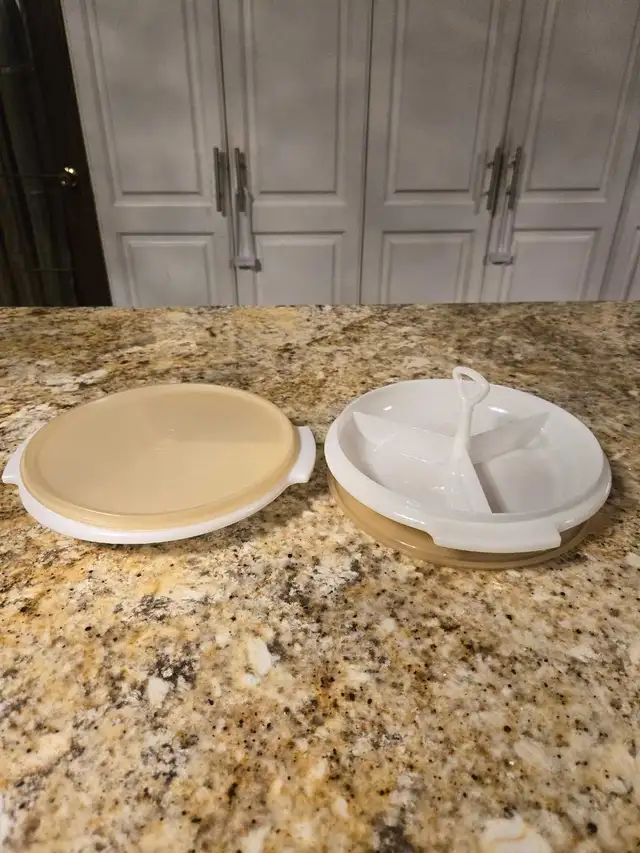 Tupperware Chip and Dip in Kitchen & Dining Wares in Kitchener / Waterloo - Image 2