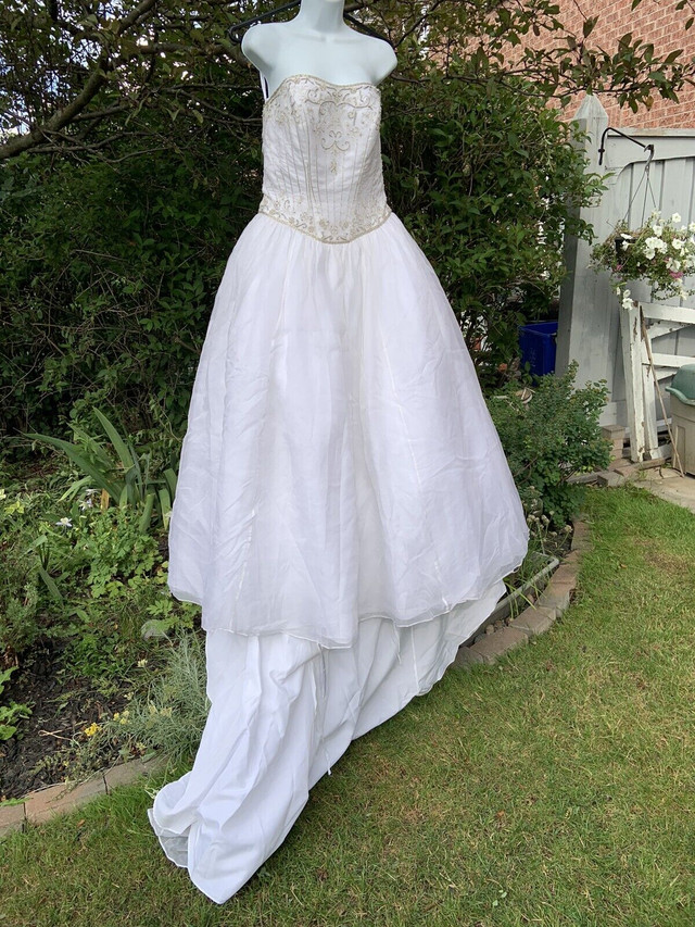 Jasmine Haute Couture Silk Wedding Dress Size 14 in Wedding in Oshawa / Durham Region - Image 4