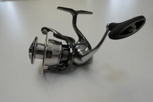 Daiwa Exist G LT 3000D spinning reel in Fishing, Camping & Outdoors in Sarnia - Image 3