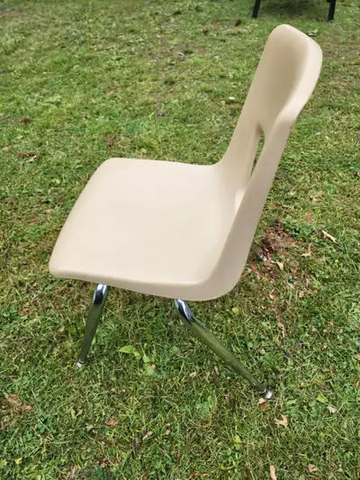 Artco Bell Corporation ABC Tample Texas Plastic CollectableChair, View more