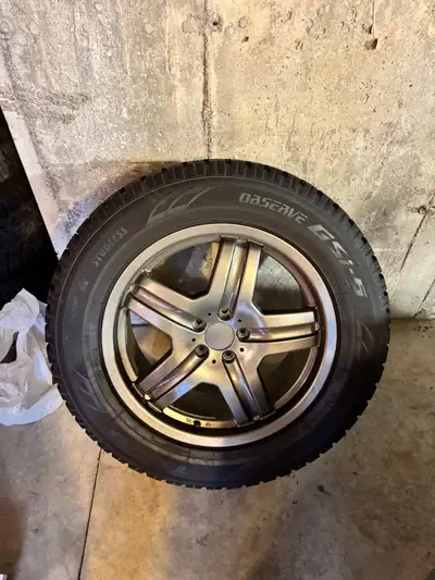 275/55/19 Toyo Observe. 5x112 bolt patter Like new, Condition