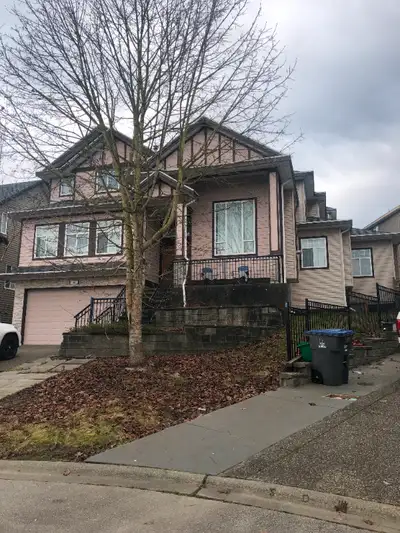 Located in the Chimney Hill & East Newton neighborhood. 2 story with a basement, a 4700 sqft home on...