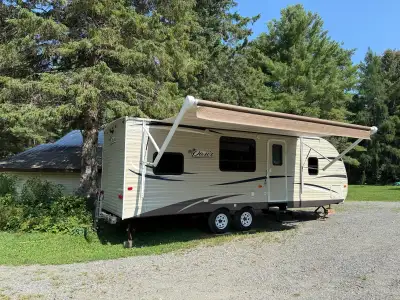 Good condition travel trailer, family outgrew it. Time for something bigger. Clean and ready to go....