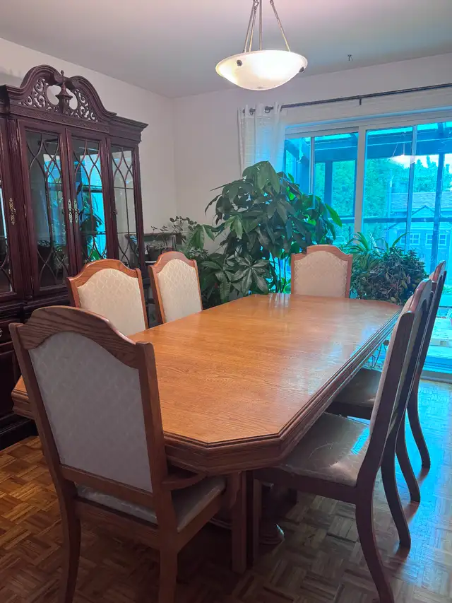 Solid Wood Dining Table with Six Chairs in Dining Tables & Sets in Laval / North Shore - Image 2