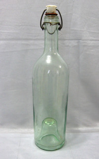 ANCIENNE BOUTEILLE  RE-UTILISABLE ANTIQUE REFILLABLE BOTTLE