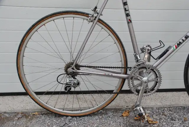 Miele bike in Road in Kawartha Lakes - Image 3