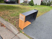 Free bookshelf with 2 shelves