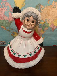 Mrs Claus ceramic Christmas decor. Vintage