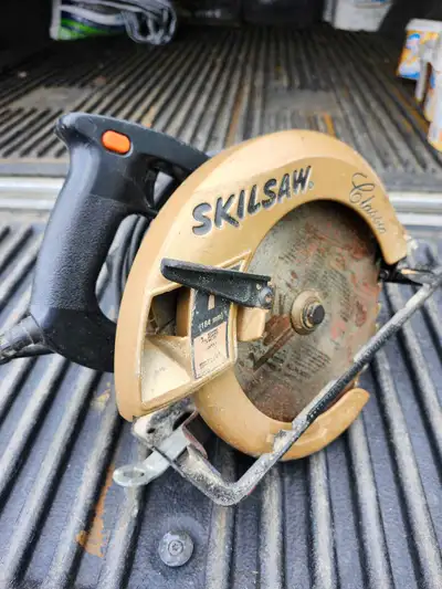 Lighly used 71/4" Skilsaw Excellent condition