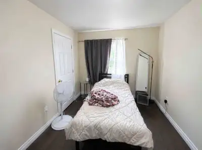 Urgent: Fully Furnished Private Room in Brampton Available ( October 1st) * * House Environment: Sha...