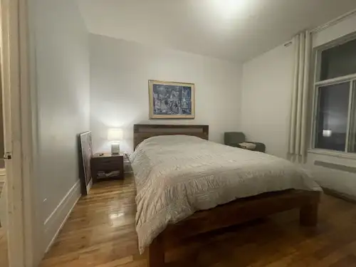 4 chambres fermées . Rez-de-chaussée – 1300 pi² - Chiens permis Localisation parfaite Verdun Rue Éth...