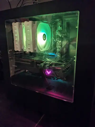 Freshly cleaned gaming mid-range gaming PC. Great for any game at 1080p and can do most at 1440p smo...