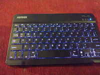 Arteck hb030b backlit Bluetooth rechargeable keyboard