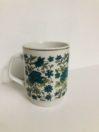 Vintage porcelain floral Chinese mug