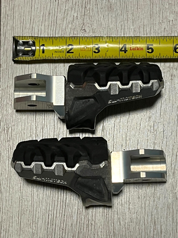 SW-Motech Adventure Foot Pegs - BMW F700GS in Motorcycle Parts & Accessories in Trenton - Image 2