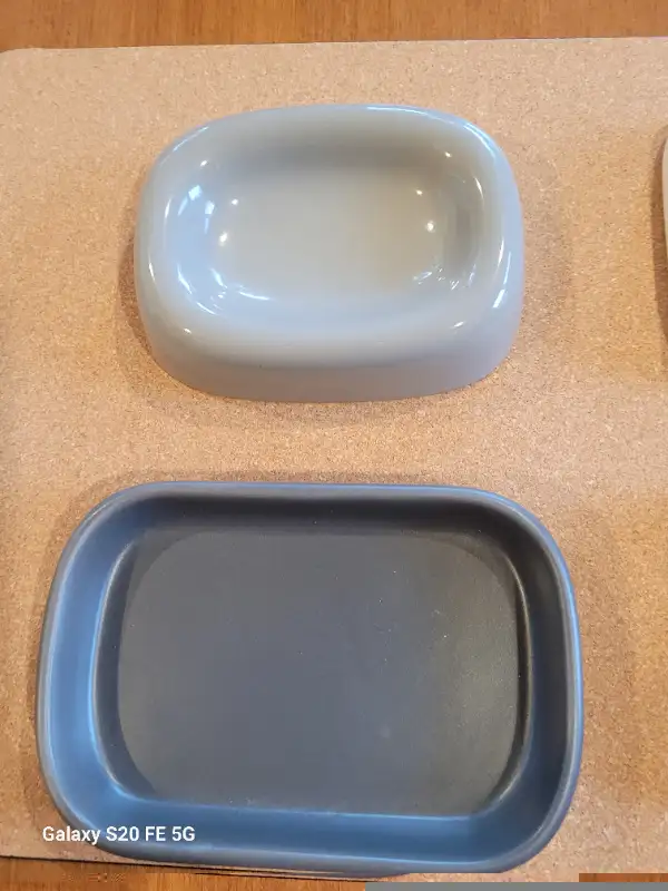 Ceramic Grey, Beige Soap Dishes (EACH) in Bathwares in Markham / York Region - Image 3