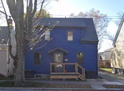 Cozy 2-Bedroom Home in Dartmouth - Ideal for Female Professional