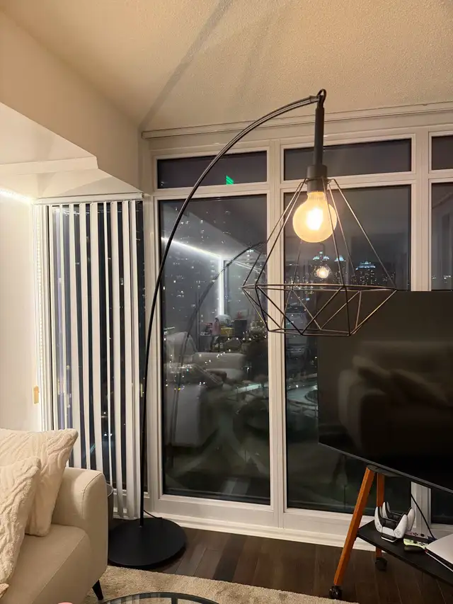 ikea floor lamp in Indoor Lighting & Fans in City of Toronto - Image 3