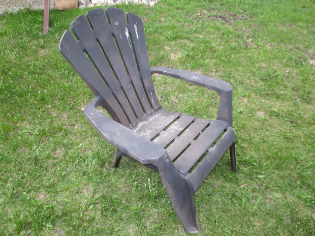 plastic lawn patio chairs in Patio & Garden Furniture in Winnipeg - Image 4